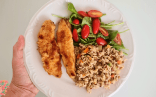 Assiette stable composée de protéines, fibres et glucides accompagnés pour stabiliser la glycémie