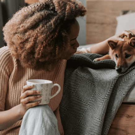 Petit déjeuner hormonal dans un contexte calme favorisant la stabilité de la glycémie et des hormones