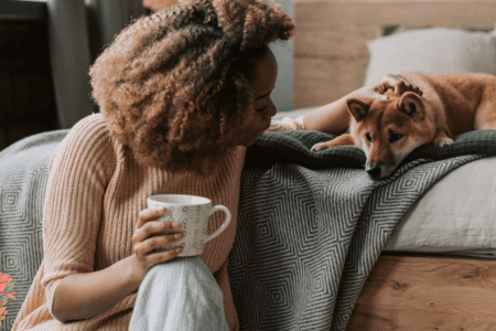 Petit déjeuner hormonal dans un contexte calme favorisant la stabilité de la glycémie et des hormones